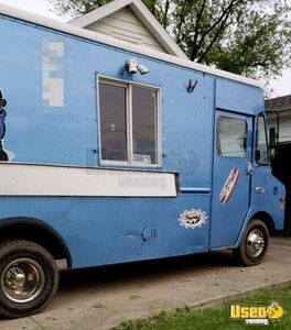 1978 P30 Step Van Kitchen Food Truck All-purpose Food Truck Illinois Gas Engine for Sale