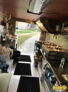 1978 P30 Step Van Kitchen Food Truck All-purpose Food Truck Stainless Steel Wall Covers Texas Gas Engine for Sale