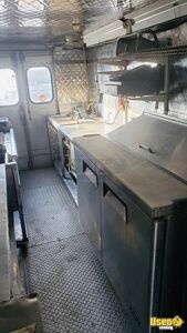 1979 Grumman Kitchen Food Truck All-purpose Food Truck Hot Water Heater Texas Gas Engine for Sale