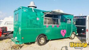 International Mobile Kitchen Unit Vintage Used Food Truck for Sale in Texas!