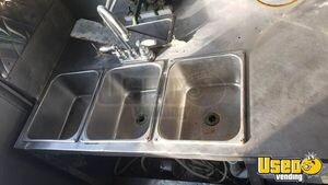 1979 Grumman Kitchen Food Truck All-purpose Food Truck Triple Sink Texas Gas Engine for Sale