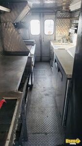 1979 Grumman Kitchen Food Truck All-purpose Food Truck Work Table Texas Gas Engine for Sale