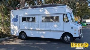 1979 P30 All-purpose Food Truck Concession Window California Gas Engine for Sale