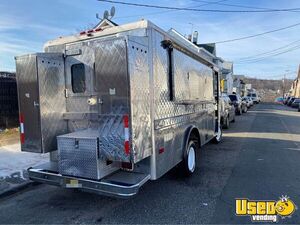 1979 P30 Kitchen Food Truck All-purpose Food Truck Chargrill Florida Gas Engine for Sale