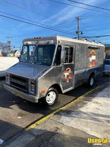 1979 P30 Kitchen Food Truck All-purpose Food Truck Exterior Customer Counter Florida Gas Engine for Sale