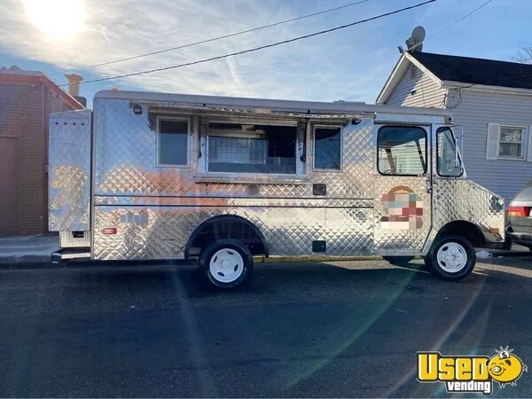 1979 P30 Kitchen Food Truck All-purpose Food Truck Florida Gas Engine for Sale