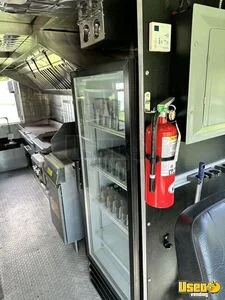 1979 P30 Kitchen Food Truck All-purpose Food Truck Microwave Florida Gas Engine for Sale