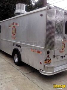 1979 P30 Kitchen Food Truck All-purpose Food Truck Refrigerator Virginia for Sale