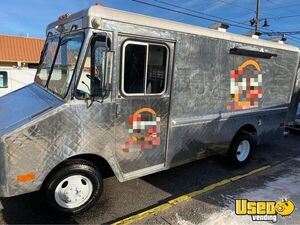 1979 P30 Kitchen Food Truck All-purpose Food Truck Stainless Steel Wall Covers Florida Gas Engine for Sale