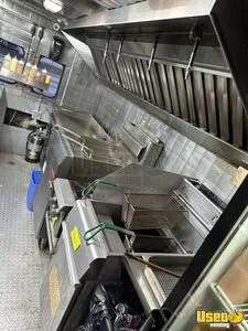 1979 P30 Kitchen Food Truck All-purpose Food Truck Warming Cabinet Florida Gas Engine for Sale