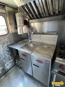 1979 P30 Step Van Kitchen Food Truck All-purpose Food Truck Deep Freezer Tennessee Diesel Engine for Sale
