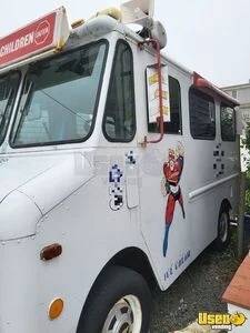 Well Maintained Chevrolet Ice Cream Truck Mobile Vending Unit for Sale in Massachusetts!