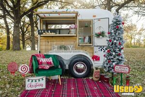 1980 2 Horse Trailer Concession Trailer Concession Window Iowa for Sale