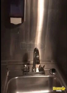 1980 P80 All-purpose Food Truck Diamond Plated Aluminum Flooring New Jersey Gas Engine for Sale