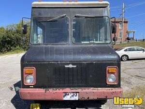 1981 P30 Step Van Kitchen Food Truck All-purpose Food Truck Removable Trailer Hitch Missouri Gas Engine for Sale
