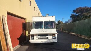 1981 P30 Stepvan Pizza Food Truck Exterior Customer Counter California Gas Engine for Sale