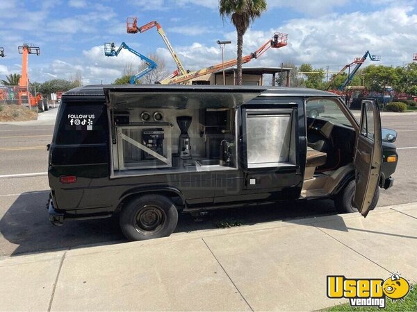 1981 Vendura Coffee & Beverage Truck California Gas Engine for Sale