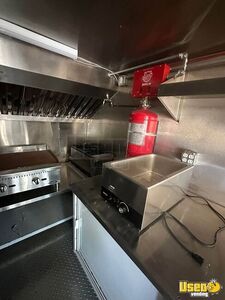 1982 Food Truck All-purpose Food Truck Diamond Plated Aluminum Flooring Texas for Sale