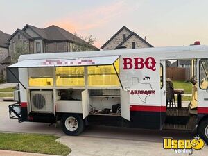 Versatile - Chevrolet G30 Barbecue Food Truck Mobile Food Unit for Sale in Texas!
