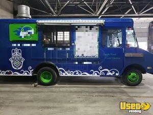 Chevrolet P30 All-Purpose Food Truck and Ice Cream Cart for Sale in Manitoba!