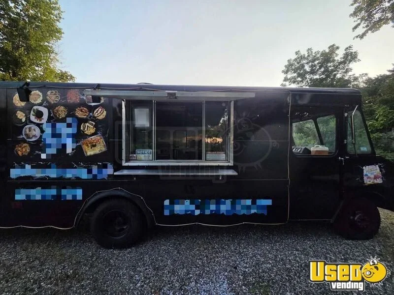 1982 P30 All-purpose Food Truck Massachusetts Gas Engine for Sale