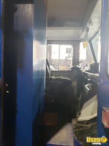 1982 P30 All-purpose Food Truck Propane Tank Manitoba Gas Engine for Sale