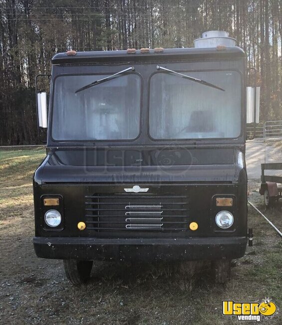 1982 P30 Kitchen Food Truck Kitchen Food Trailer South Carolina Gas Engine for Sale