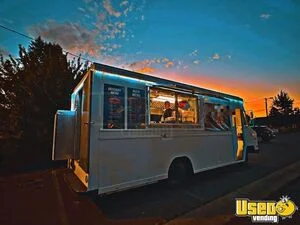 1982 P30 Propane Step Van All-purpose Food Truck Air Conditioning Oregon for Sale