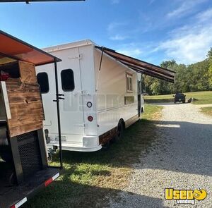 1982 P30 Step Van All-purpose Food Truck Concession Window Indiana Diesel Engine for Sale