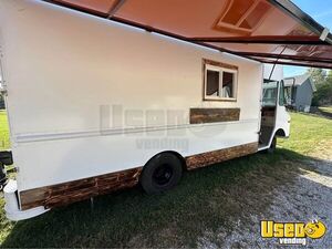 1982 P30 Step Van Barbecue Food Truck Air Conditioning Indiana Diesel Engine for Sale