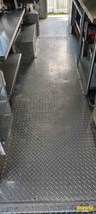 1982 P30 Step Van Kitchen Food Truck All-purpose Food Truck Hot Water Heater Massachusetts Gas Engine for Sale