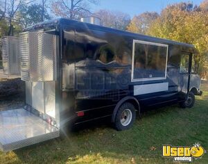 1982 P30 Step Van Kitchen Food Truck All-purpose Food Truck Massachusetts Gas Engine for Sale