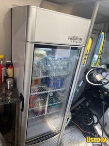 1982 P30 Step Van Kitchen Food Truck All-purpose Food Truck Propane Tank Florida Gas Engine for Sale