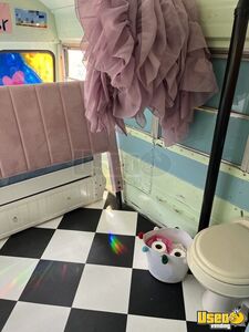 1982 S1800 Coffee & Beverage Truck Hand-washing Sink Nevada Diesel Engine for Sale