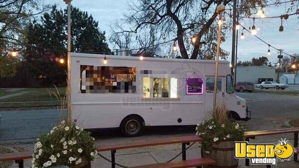 1983 Grumman Olson Kitchen Food Truck All-purpose Food Truck Kansas Gas Engine for Sale