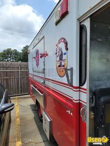 1983 P30 All-purpose Food Truck Cabinets Georgia Gas Engine for Sale