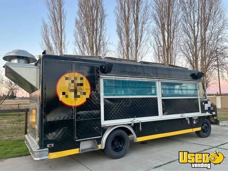 1983 P30 All-purpose Food Truck California Gas Engine for Sale