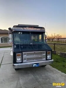1983 P30 All-purpose Food Truck Surveillance Cameras California Gas Engine for Sale