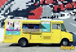 1983 P30 Food Vending Truck All-purpose Food Truck Arizona Gas Engine for Sale
