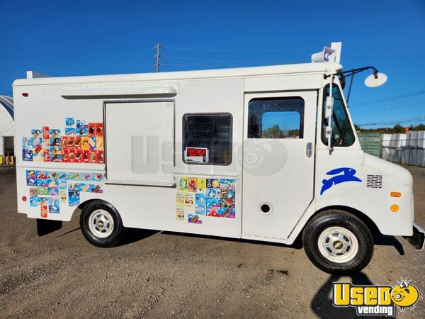 1983 P30 Ice Cream Truck Ice Cream Truck New York Gas Engine for Sale