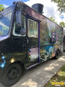 1983 P30 Kitchen Food Truck All-purpose Food Truck Concession Window Florida Gas Engine for Sale