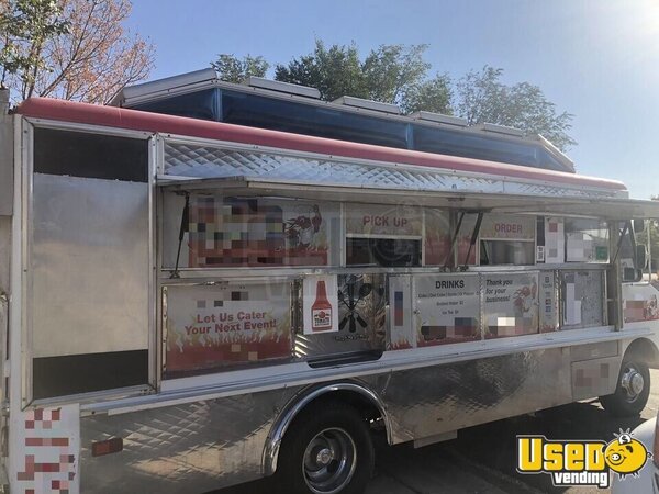 1983 P30 Kitchen Food Truck All-purpose Food Truck New Mexico Gas Engine for Sale