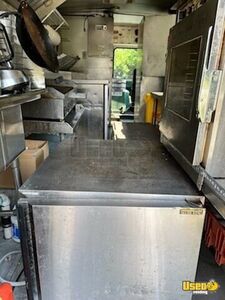 1983 P30 Step Van Kitchen Food Truck All-purpose Food Truck Stainless Steel Wall Covers Tennessee Diesel Engine for Sale