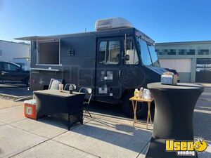 1983 P30 Stepvan All-purpose Food Truck Concession Window New York for Sale