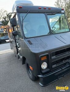 1983 P30 Stepvan All-purpose Food Truck Diamond Plated Aluminum Flooring New York for Sale