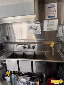1983 P30 V8 All-purpose Food Truck Work Table Florida Gas Engine for Sale