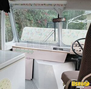 1984 Fj8c Ice Cream Truck Extra Concession Windows California Gas Engine for Sale