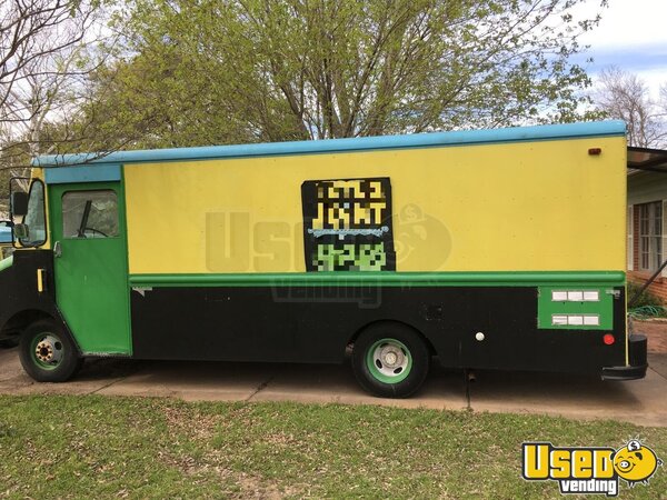 1984 Grumman Olsen Kitchen Food Truck All-purpose Food Truck Concession Window Texas for Sale