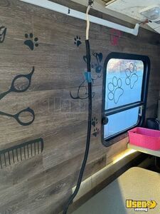1984 Lesharo Turbo Pet Grooming Truck Pet Care / Veterinary Truck 18 New York Diesel Engine for Sale