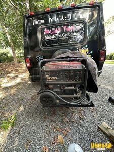 1984 Lesharo Turbo Pet Grooming Truck Pet Care / Veterinary Truck Additional 3 New York Diesel Engine for Sale